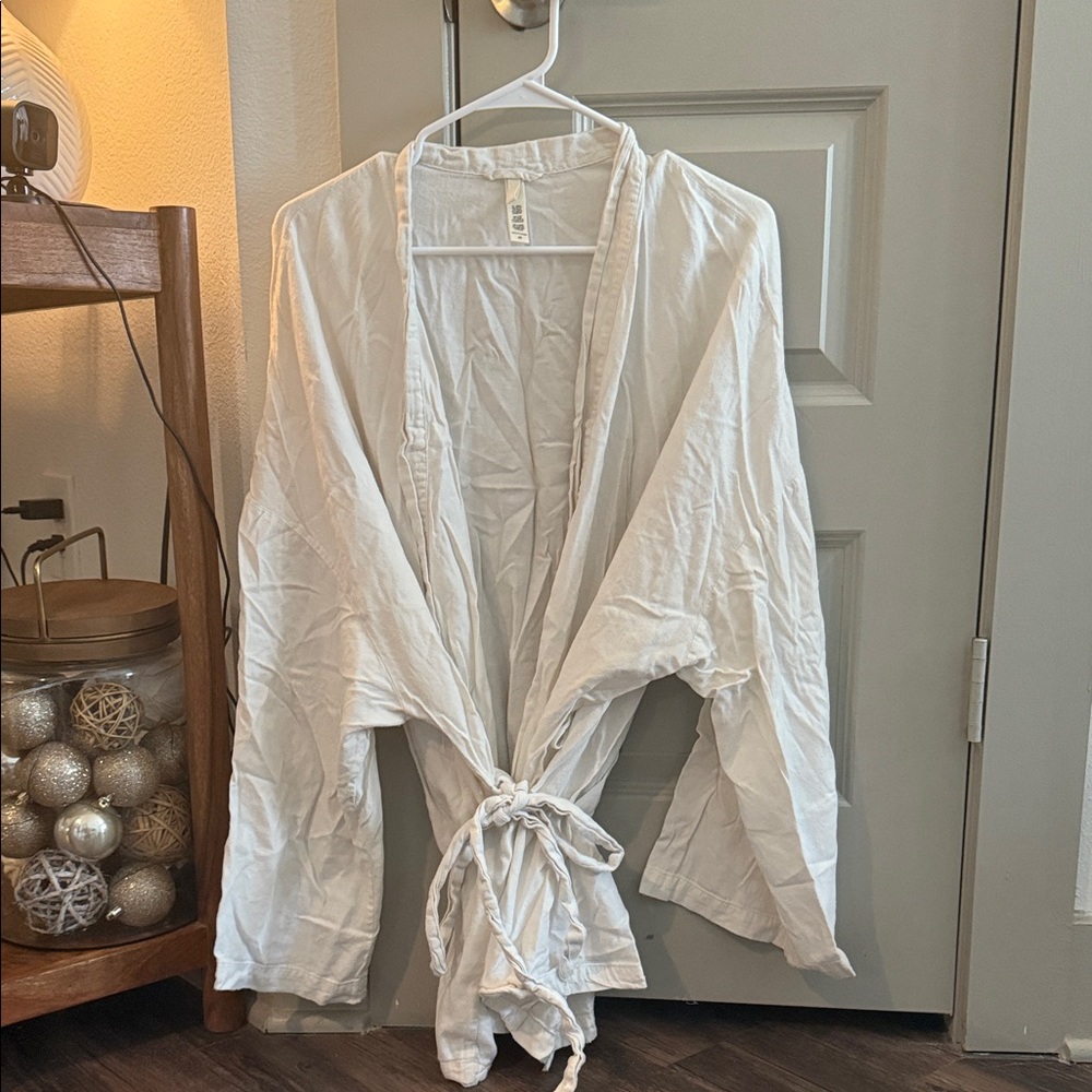 SKIMS White Kimono Style Robe Pajama